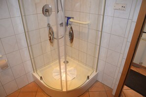 Douche, séchoir à cheveux
