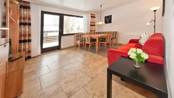 Fernseher, Tischtennisplatte