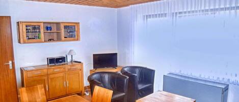 Téléviseur connecté, table de ping-pong