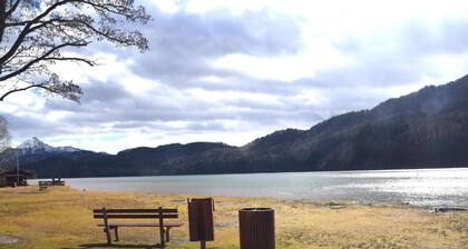 Vistas alpinas y zona de juegos