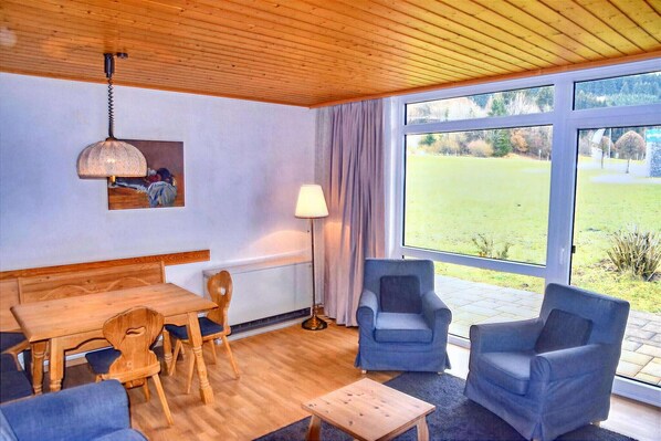 Smart-TV, Tischtennisplatte