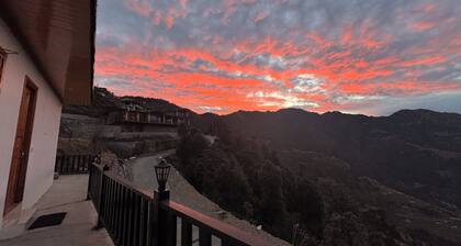 The Vintage Hill Village - Himalayan Boutique Resort