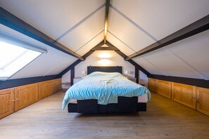 2 عدّة غرف نوم ومكواة/لوح كي وواي فاي مجانًا