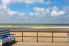 Beach nearby - Charming apartment with cozy terrace (Middelkerke)