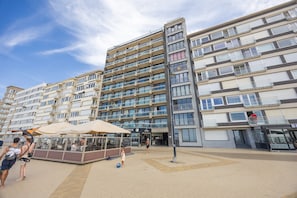 Exterior - Luxurious apartment with stunning sea view (Middelkerke)