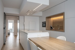 Coffee/tea maker, fridge, microwave, oven - Luxurious apartment with stunning sea view (Middelkerke)