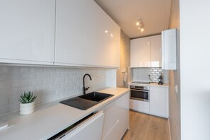 Fridge, microwave, oven, stovetop