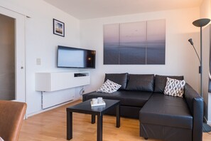 Smart TV - Cosy studio with sleeping area and sea view (Middelkerke)