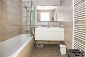 Badekar og hårføner