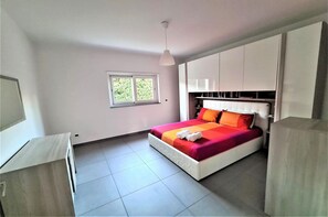 2 Schlafzimmer, Bügeleisen/Bügelbrett, Reisekinderbett, kostenloses WLAN