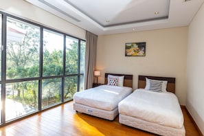 Executive Villa, 4 Bedrooms, Garden View