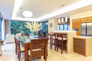 Executive Villa, 4 Bedrooms, Garden View | Private kitchen