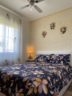 1 bedroom, WiFi, bed sheets