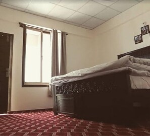 Habitación estándar doble | Tabla de planchar con plancha y wifi gratis