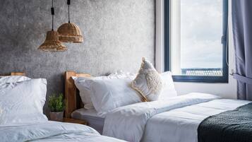 Cortinas blackout, tabla de planchar con plancha y wifi gratis