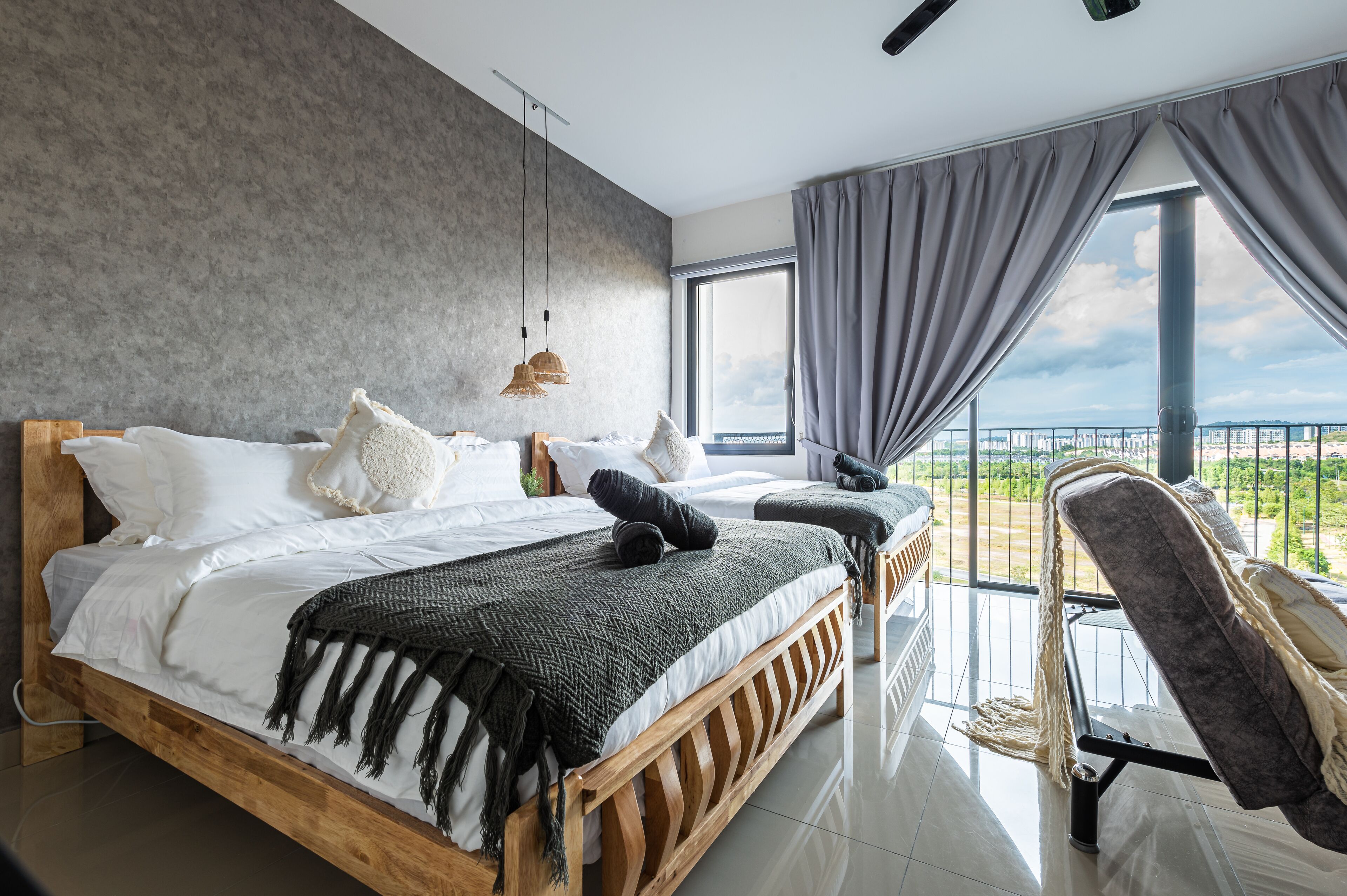 Studio Suite Mewah | Tirai kedap cahaya, setrika/meja setrika, dan Wi-Fi gratis