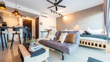 Luxury Studio Suite | Blackout curtains, iron/ironing board, free WiFi