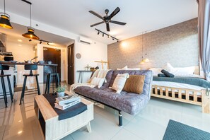 Suite estudio de lujo | Cortinas opacas, tabla de planchar con plancha, wifi gratis