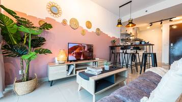 Luxury Studio Suite | Blackout curtains, iron/ironing board, free WiFi