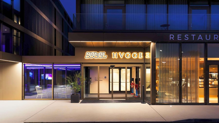 YOTEL Geneva Lake