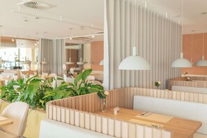 Restaurant - YOTEL Geneva Lake (Founex)