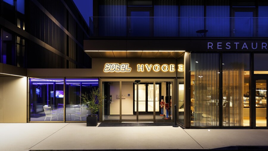YOTEL Geneva Lake, Select by Hilton