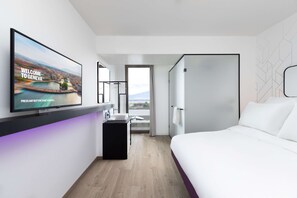 In-room safe, laptop workspace, soundproofing, iron/ironing board - YOTEL Geneva Lake (Founex)