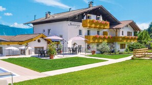 Exterior - Apartment 'Residence Sonnegg  3' with Mountain View, Shared Pool and Wi-Fi (Lana)