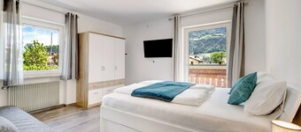 Ferienwohnung "Haus Tanja 1" mit Bergblick, Gemeinschaftsgarten und WLAN