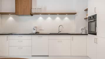 Kühlschrank, Ofen, Herdplatte, Geschirrspüler