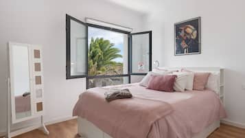 3 bedrooms, iron/ironing board, free WiFi, bed sheets