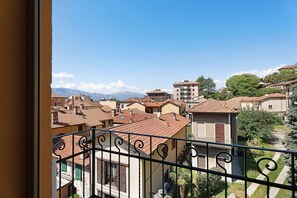 Interior - Apartment 'Casa Centro Laveno Mombello' with Wi-Fi (Laveno Mombello)