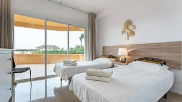 2 slaapkamers, een strijkplank/strijkijzer, gratis wifi, beddengoed