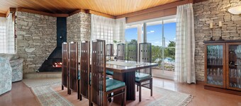 Holiday Home "Vila Roser" close to the Sea with Private Pool & Wi-Fi