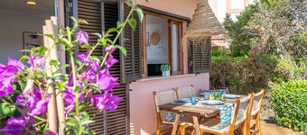 Holiday Home 'Apt Con Piscina Y Jardín' with Shared Pool, Wi-Fi and Air Conditioning