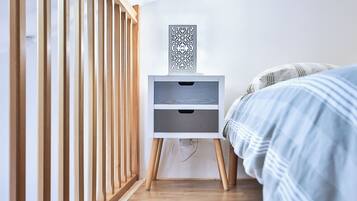 1 slaapkamer, een strijkplank/strijkijzer, gratis wifi, beddengoed