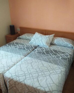 2 bedrooms, free WiFi, bed sheets