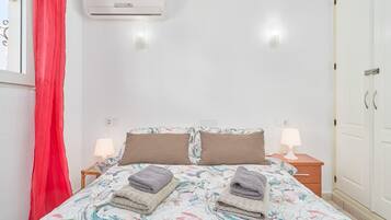 1 dormitorio, tabla de planchar con plancha, wifi gratis y ropa de cama