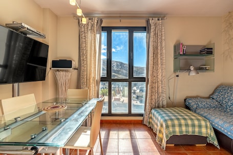 Interior. Apartment 'Diseño A Pie De Pista' with Mountain View and Wi-Fi