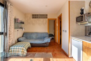 TV - Apartment 'Diseño A Pie De Pista' with Mountain View and Wi-Fi (Monachil)