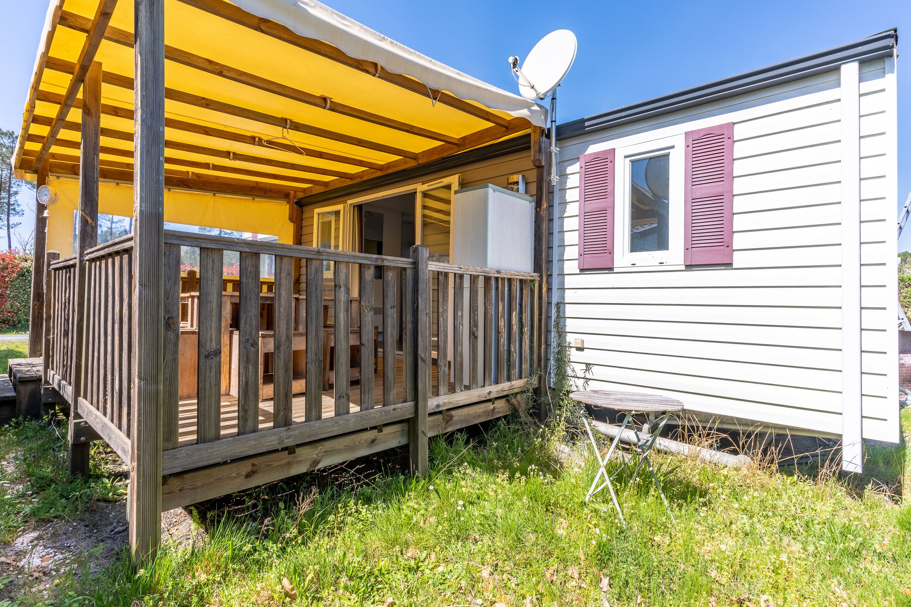 Caravane 'Mobil Home Echasses' avec terrasse privée et climatisation