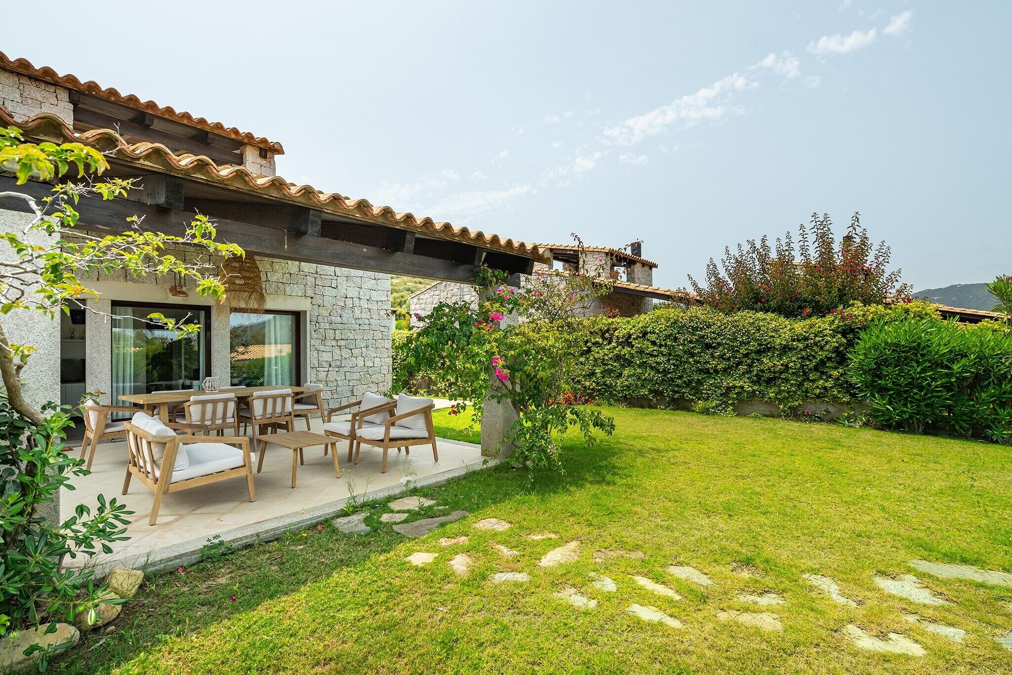 屋外ダイニングエリア