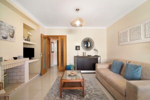 Fernseher, Stereoanlage