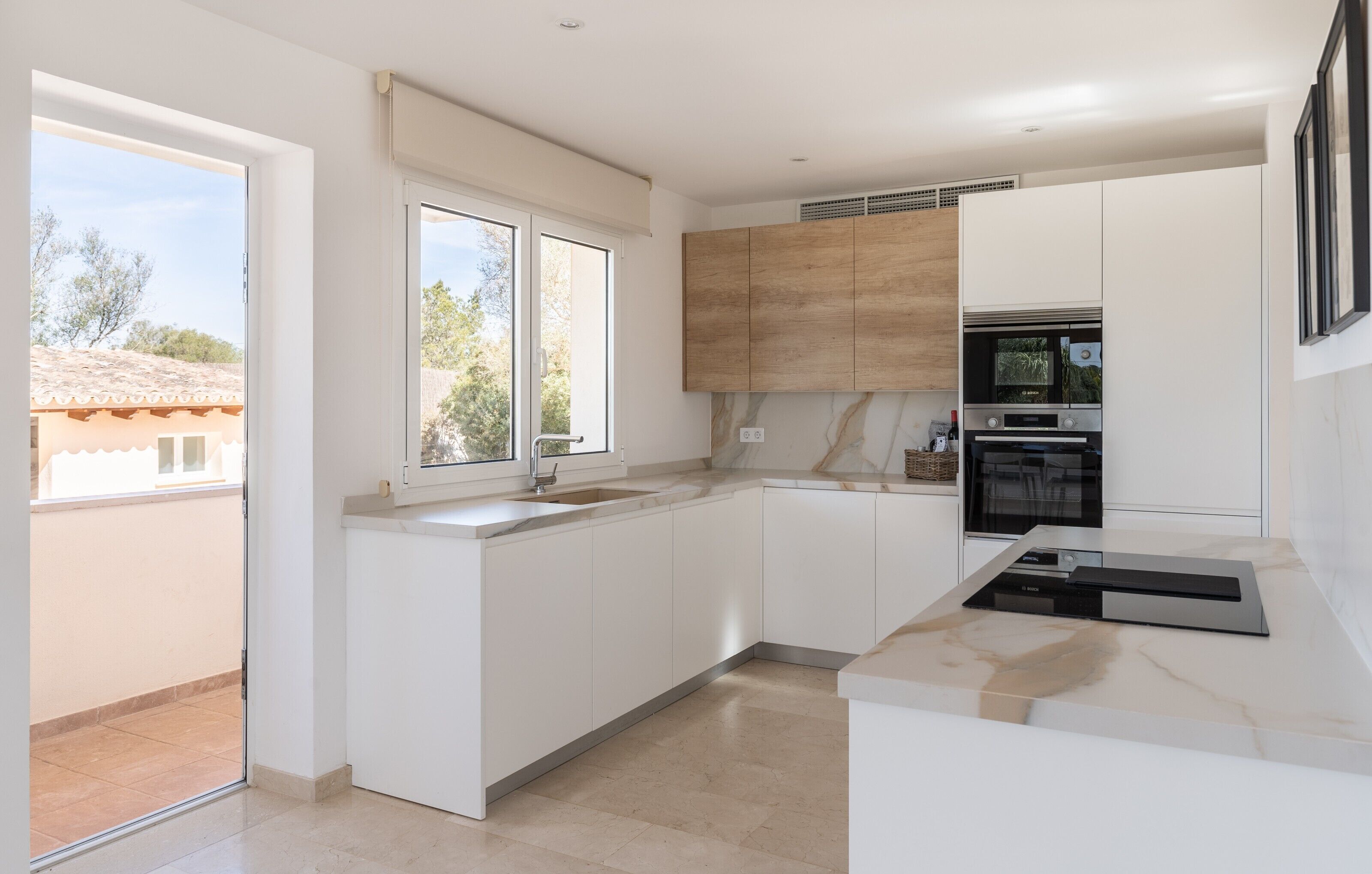 Frigorífic, microones, forn i placa de cuina 