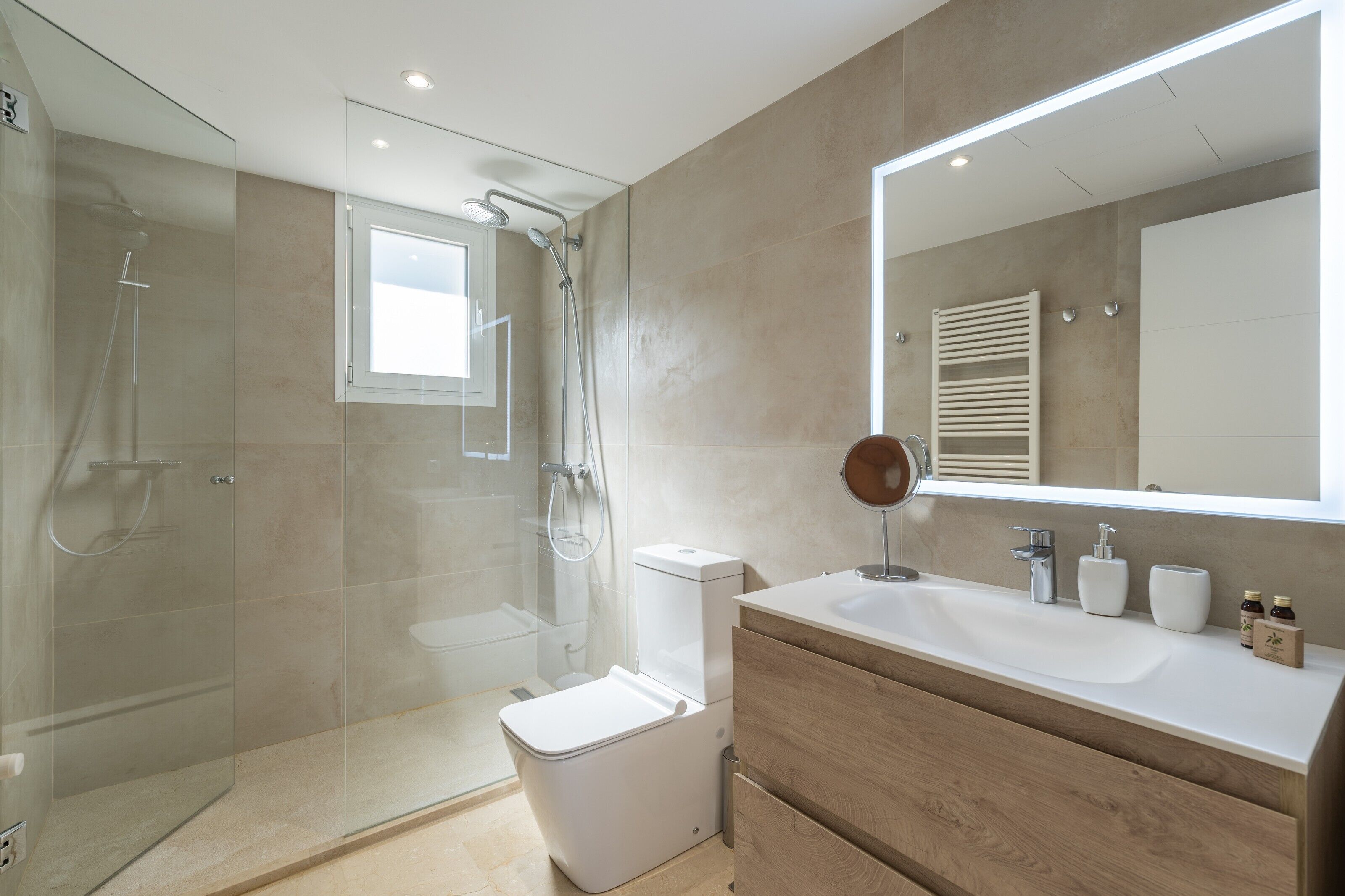 Bathtub, hair dryer, towels