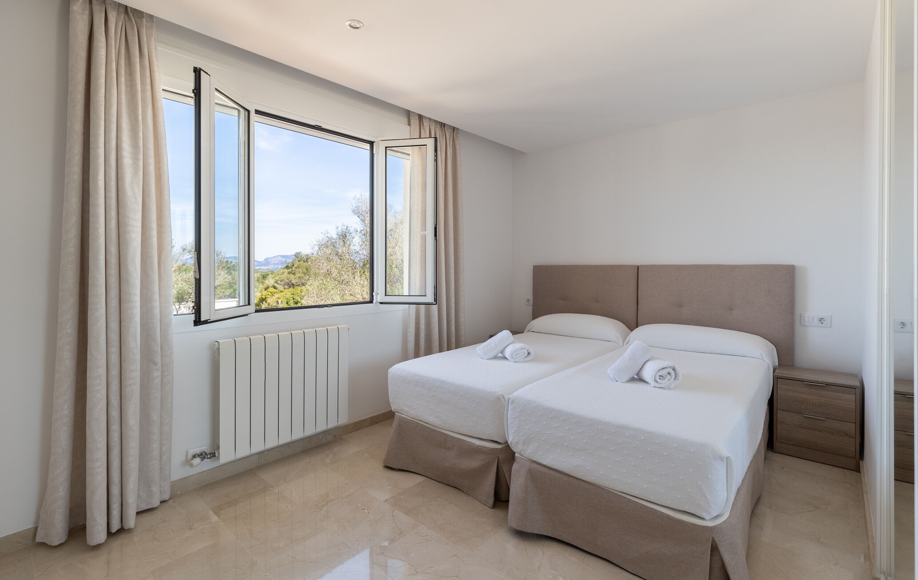 4 bedrooms, free WiFi, bed sheets