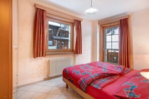 1 bedroom, free WiFi, bed sheets