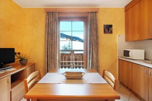 Interior - Apartment 'Al Bait Da Marangona 5' with Mountain View, Shared Garden and Wi-Fi (Livigno)
