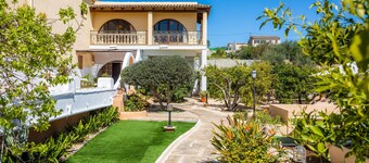 Country House 'Can Munito' with Private Pool, Wi-Fi, and Air Conditioning