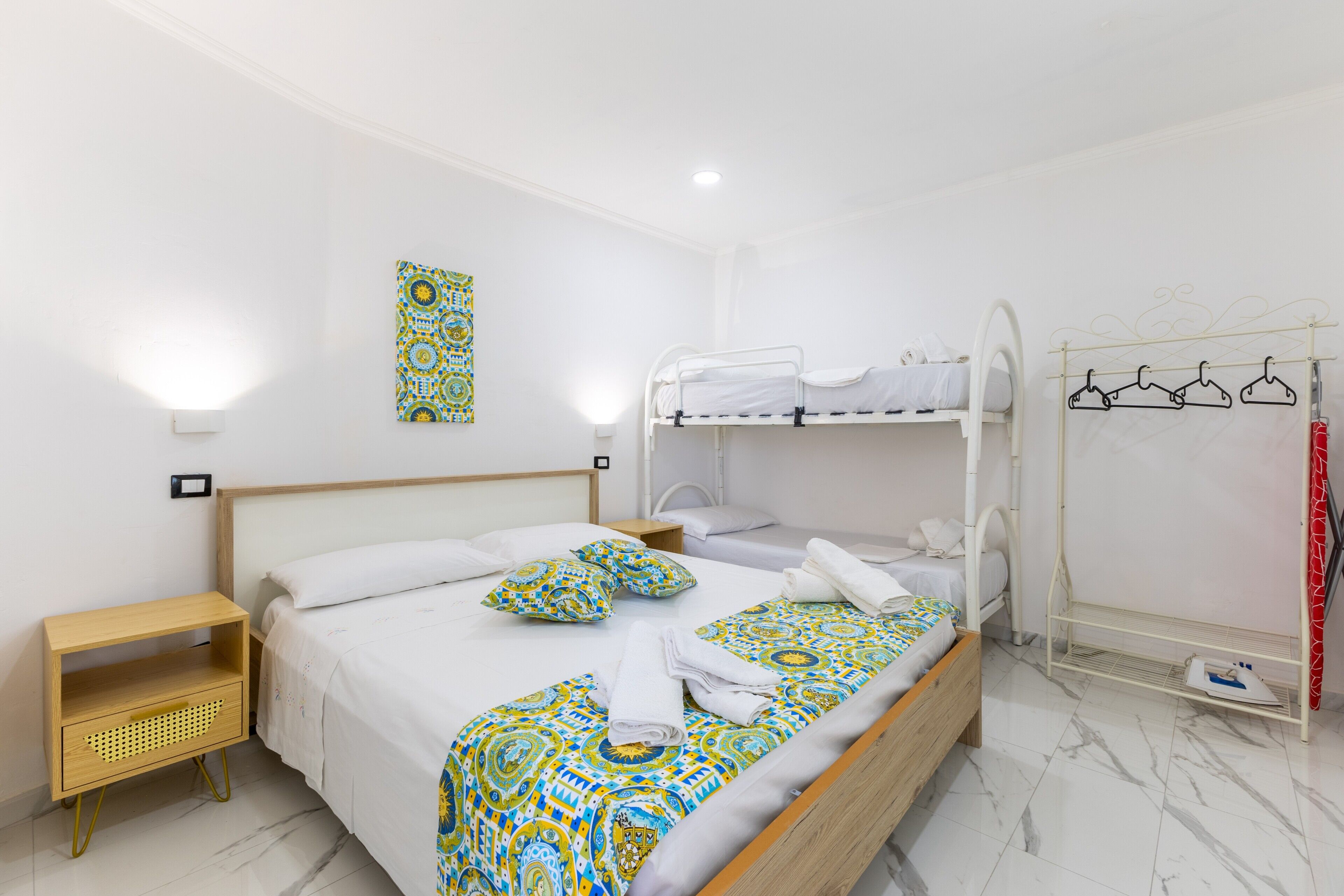 2 camere, ferro/asse da stiro, Wi-Fi gratuito, lenzuola